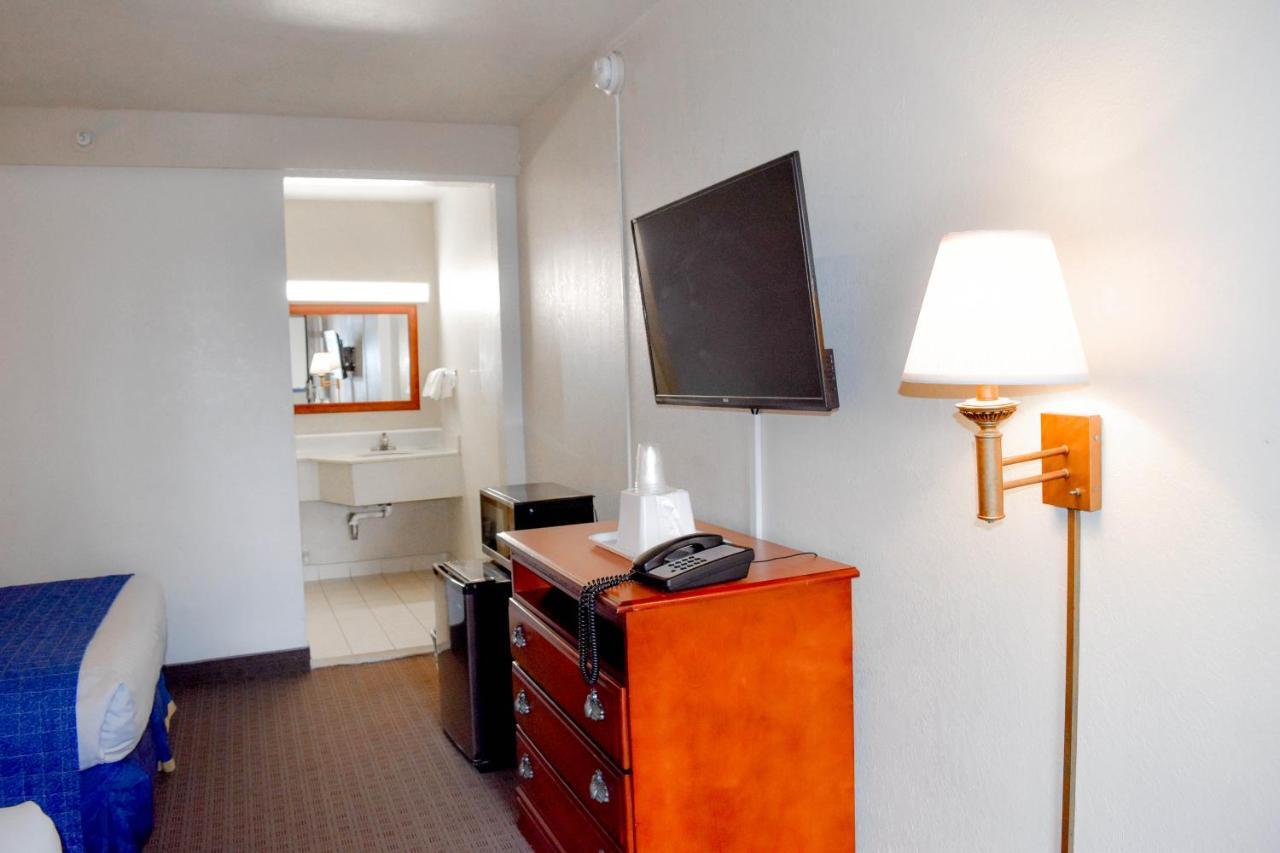 Attleboro Motor Inn Buitenkant foto