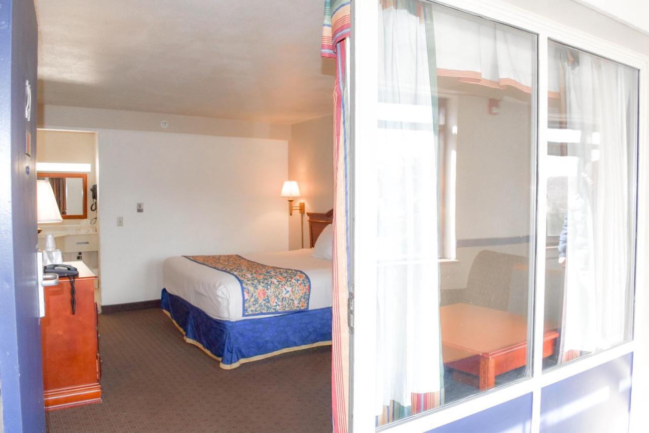 Attleboro Motor Inn Buitenkant foto